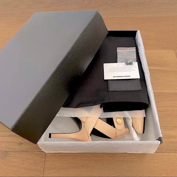 ✨𝙷𝚘𝚜𝚝 𝙿𝚒𝚌𝚔✨ALEXANDER WANG Sonja Leather Pumps Sand IT38.5 - Picture 9 of 10